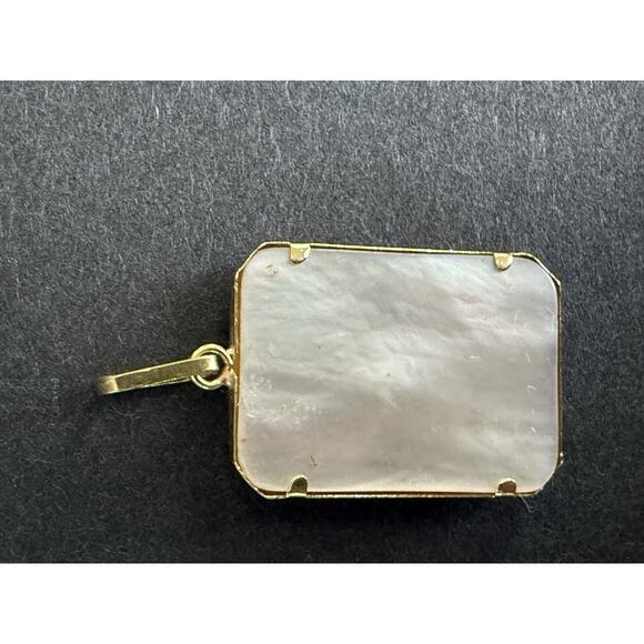 Vintage Mother Of Pearl 18kt Flower Pendant Inlayed Hand Painted Handcrafted - Picture 3 of 6